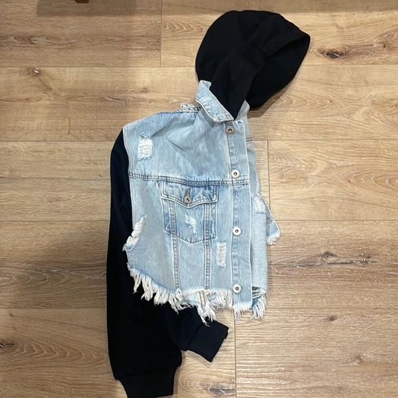 Dance and Marvel  medium cropped jean jacket - Picture 7 of 7